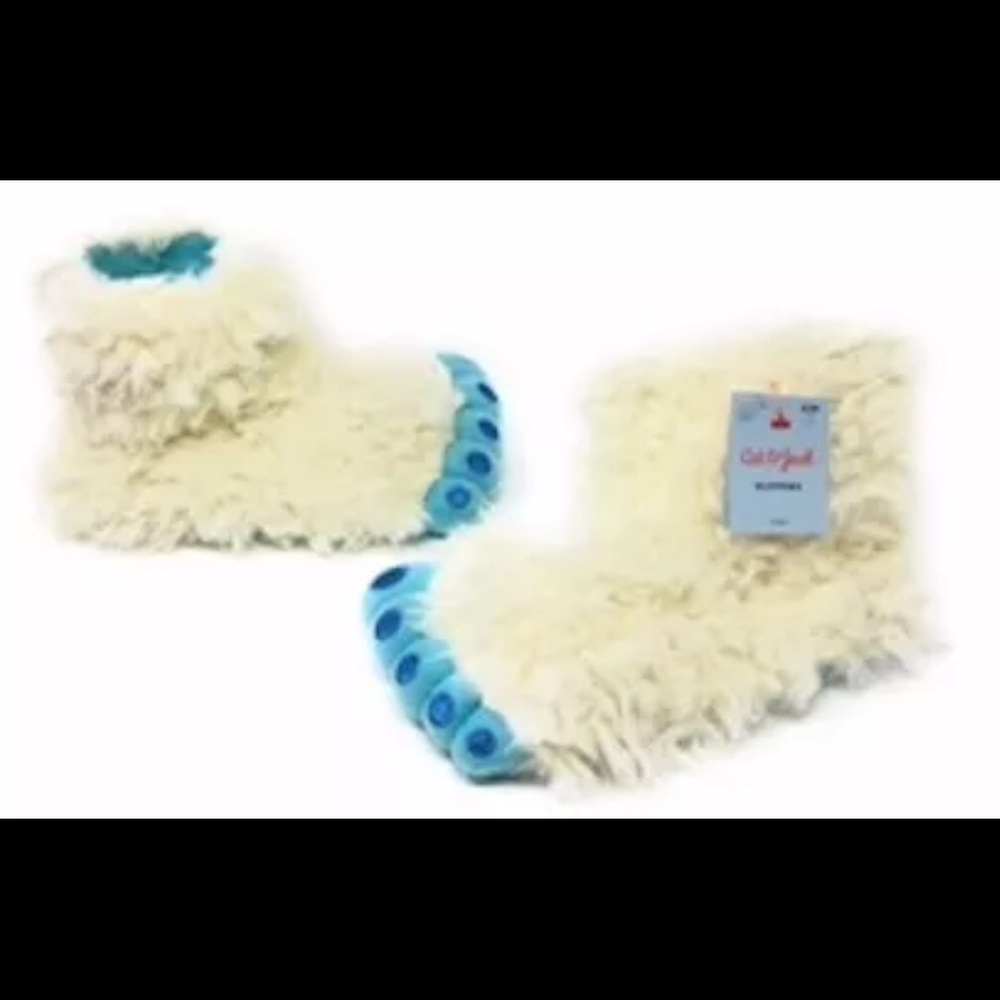 Cat & Jack House Slippers Cream Slip-on
